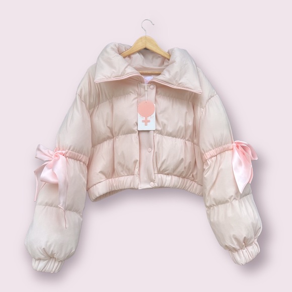 Selkie - ‘The Castle Pink Marshmallow Puffer’ - Picture 3 of 6